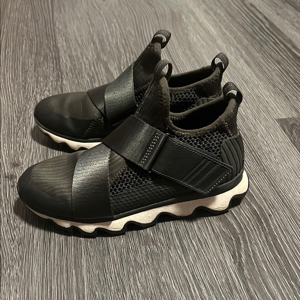 Sorel Black and Gray Slip-On Sneakers with Elastic Straps - Picture 3 of 5